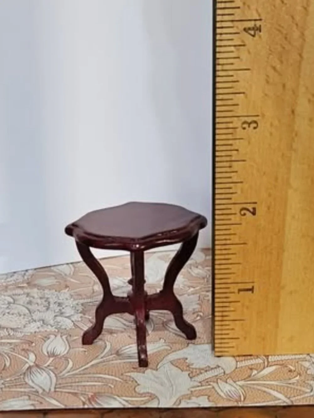 Bespaq Fantastic Merchandise Dollhouse Table 1:12 Scale